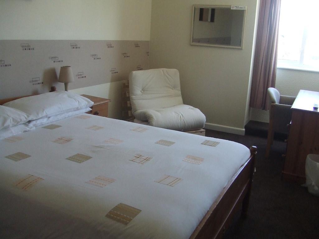 Alister Guest House Saint Helier Room photo